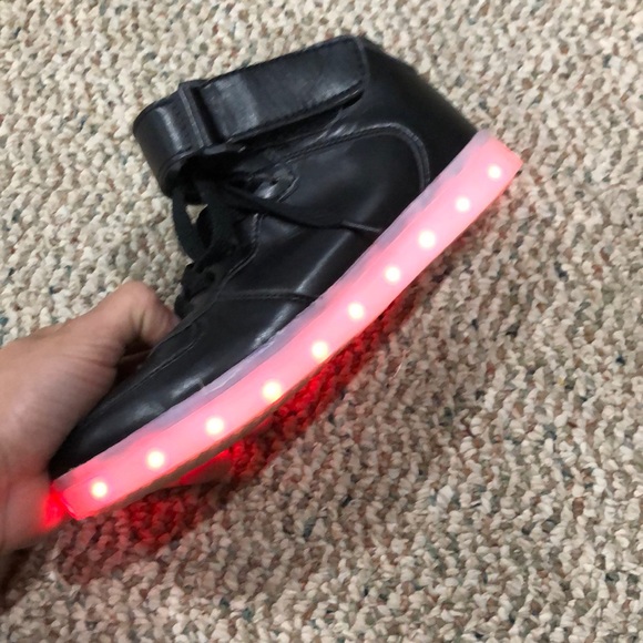 All black light up shoes - Picture 5 of 5